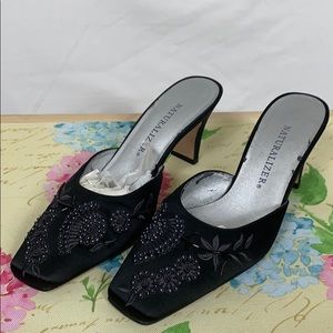 Naturalizer black beaded and embroidered shoe 6
